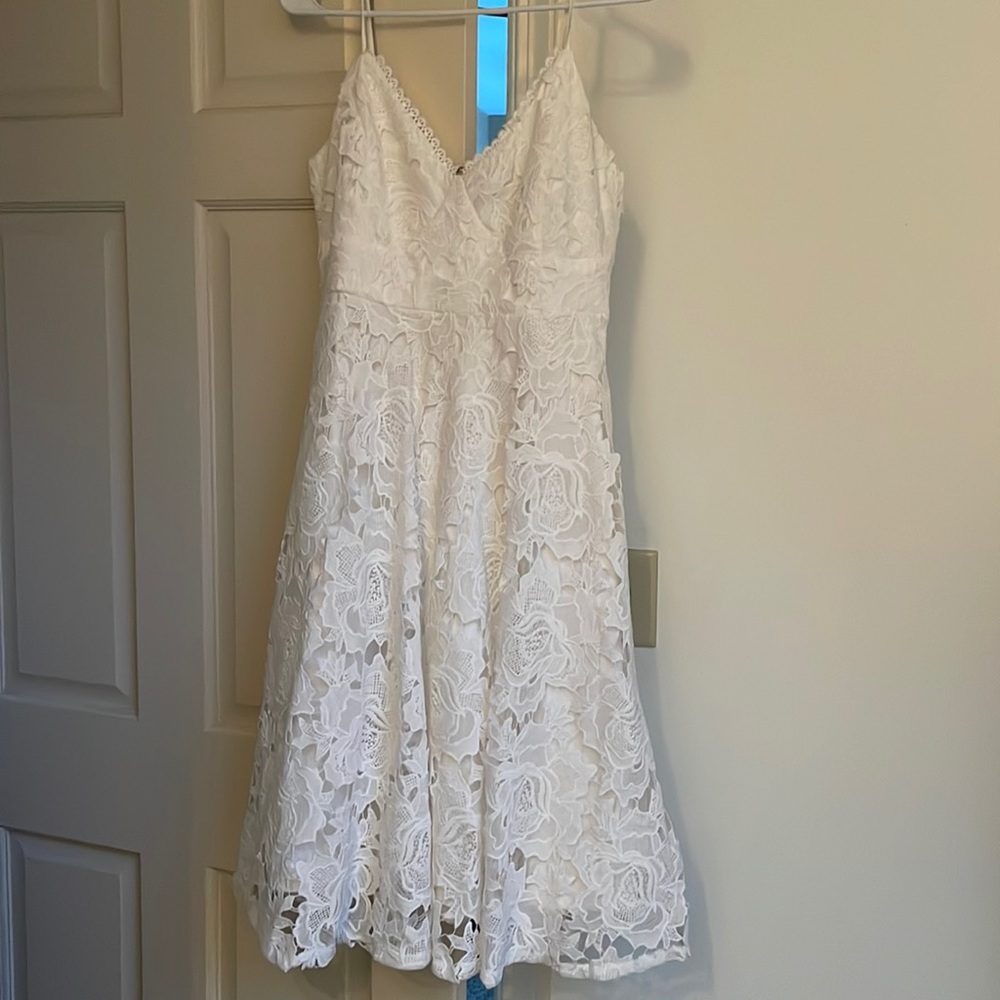 lulu’s white lace dress